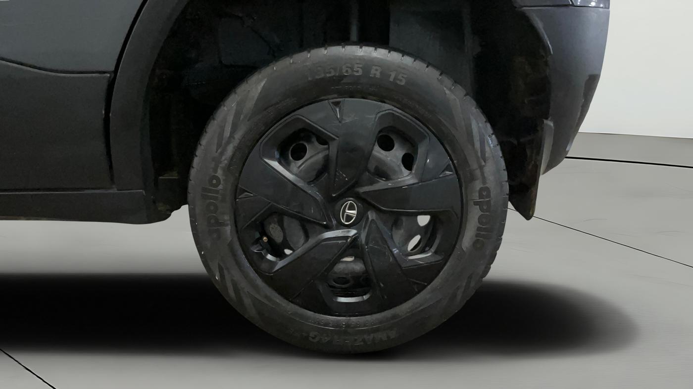 2023 Tata PUNCH ADVENTURE MT, Petrol, Manual, 35,000 km, Left Rear Wheel