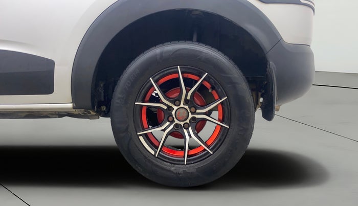 2019 Renault TRIBER RXT, Petrol, Manual, 31,668 km, Left Rear Wheel