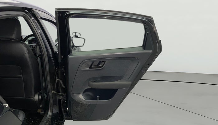 2022 Tata ALTROZ XZ PLUS DIESEL DARK EDITION, Diesel, Manual, 39,371 km, RHS Rear Door