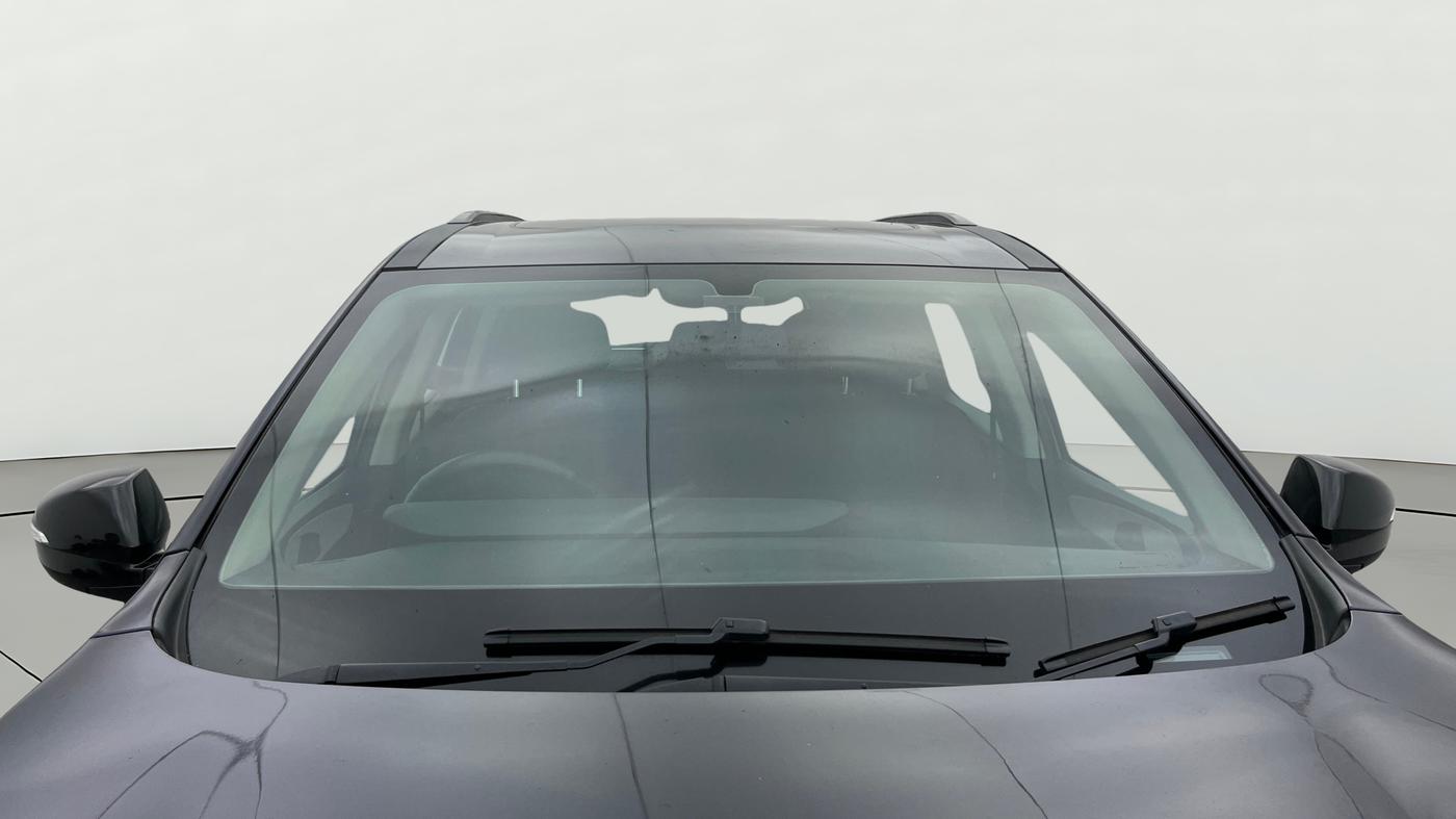 2023 Mahindra XUV700 AX 5 P AT 5 STR, Petrol, Automatic, 35,913 km, Front Windshield