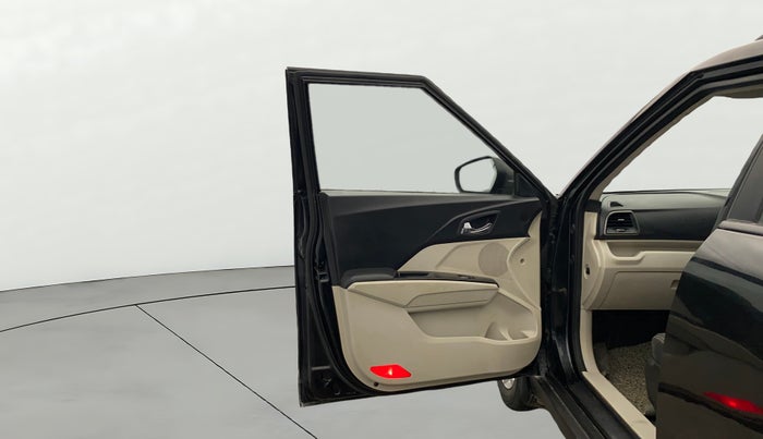 2021 Mahindra XUV300 W8 1.5 DIESEL, Diesel, Manual, 71,441 km, LHS Front Door