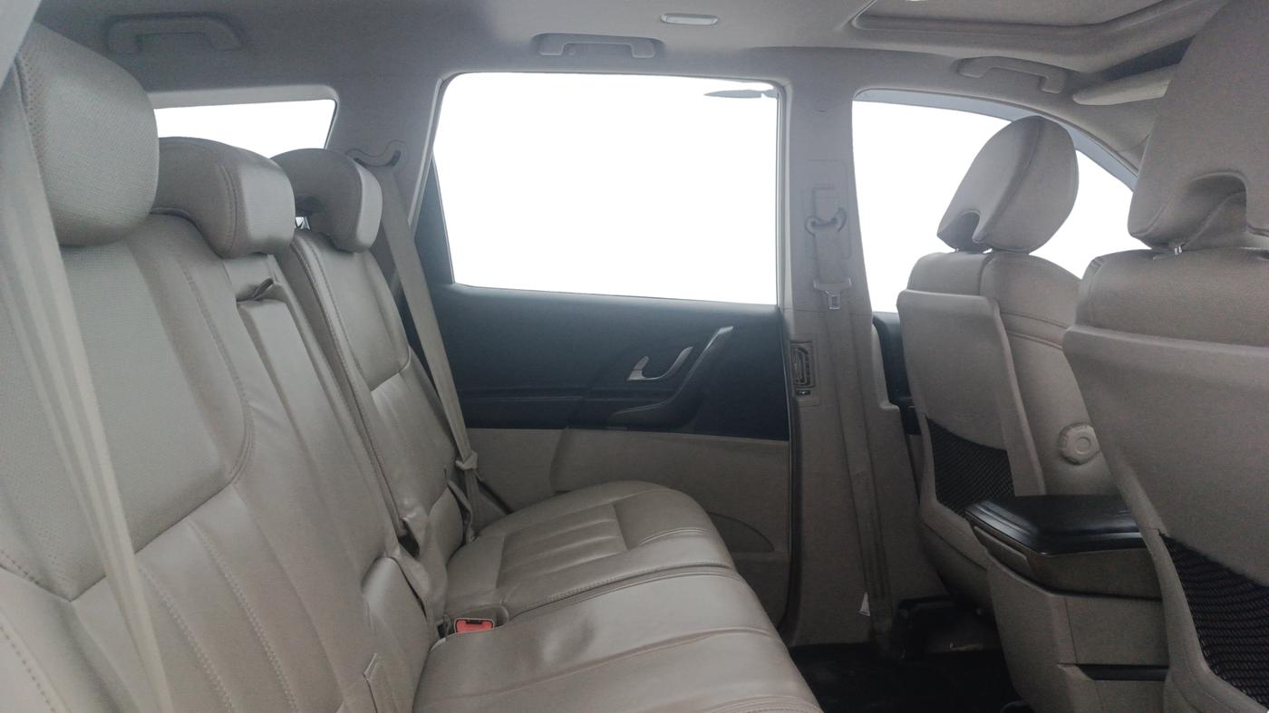 2017 Mahindra XUV500 W10 AT, Diesel, Automatic, 69,270 km, Right Side Rear Door Cabin