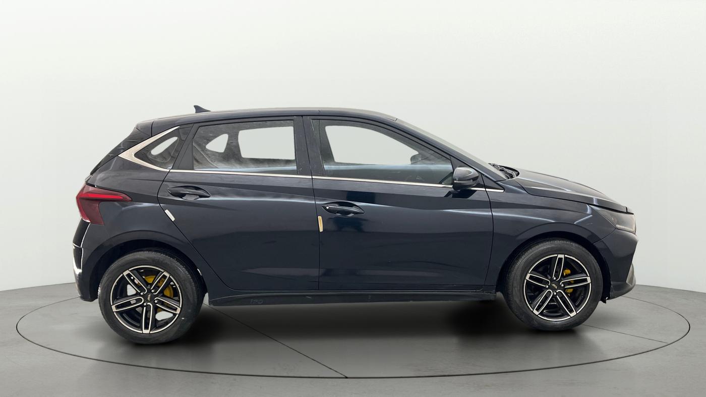2022 Hyundai NEW I20 SPORTZ 1.2 MT, Petrol, Manual, 30,850 km, Right Side View
