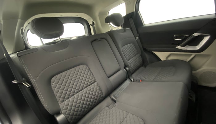 2022 Tata Safari XTA PLUS, Diesel, Automatic, 63,089 km, Right Side Rear Door Cabin