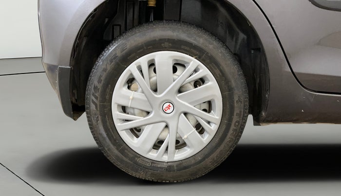 2017 Maruti Swift LXI (O), Petrol, Manual, 89,681 km, Right Rear Wheel