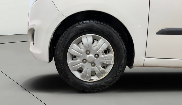 2015 Hyundai i10 MAGNA 1.1, CNG, Manual, 66,077 km, Left Front Wheel