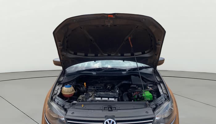 2013 Volkswagen Polo HIGHLINE1.2L, Petrol, Manual, 65,618 km, Open Bonet