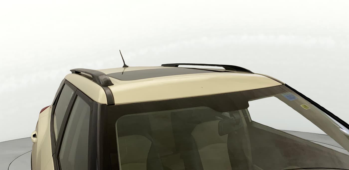 2022 Mahindra XUV300 W6 1.2 PETROL AMT, Petrol, Automatic, 35,457 km, Roof