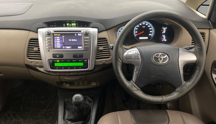 2015 Toyota Innova 2.5 VX 8 STR, Diesel, Manual, 55,485 km, Steering Wheel Close Up