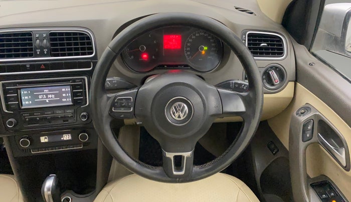 2013 Volkswagen Vento HIGHLINE PETROL AT, Petrol, Automatic, 94,141 km, Steering Wheel Close Up