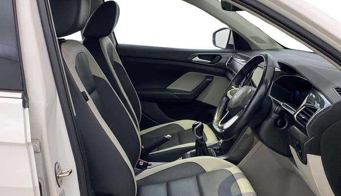 2023 Volkswagen TAIGUN TOPLINE 1.0 TSI MT, Petrol, Manual, 75,967 km, Right Side Front Door Cabin