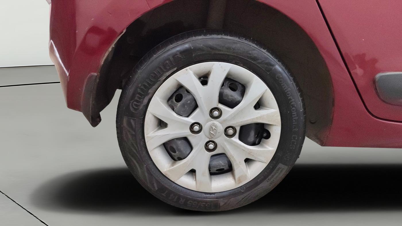 2014 Hyundai Grand i10 SPORTZ AT 1.2 KAPPA VTVT, Petrol, Automatic, 98,336 km, Right Rear Wheel