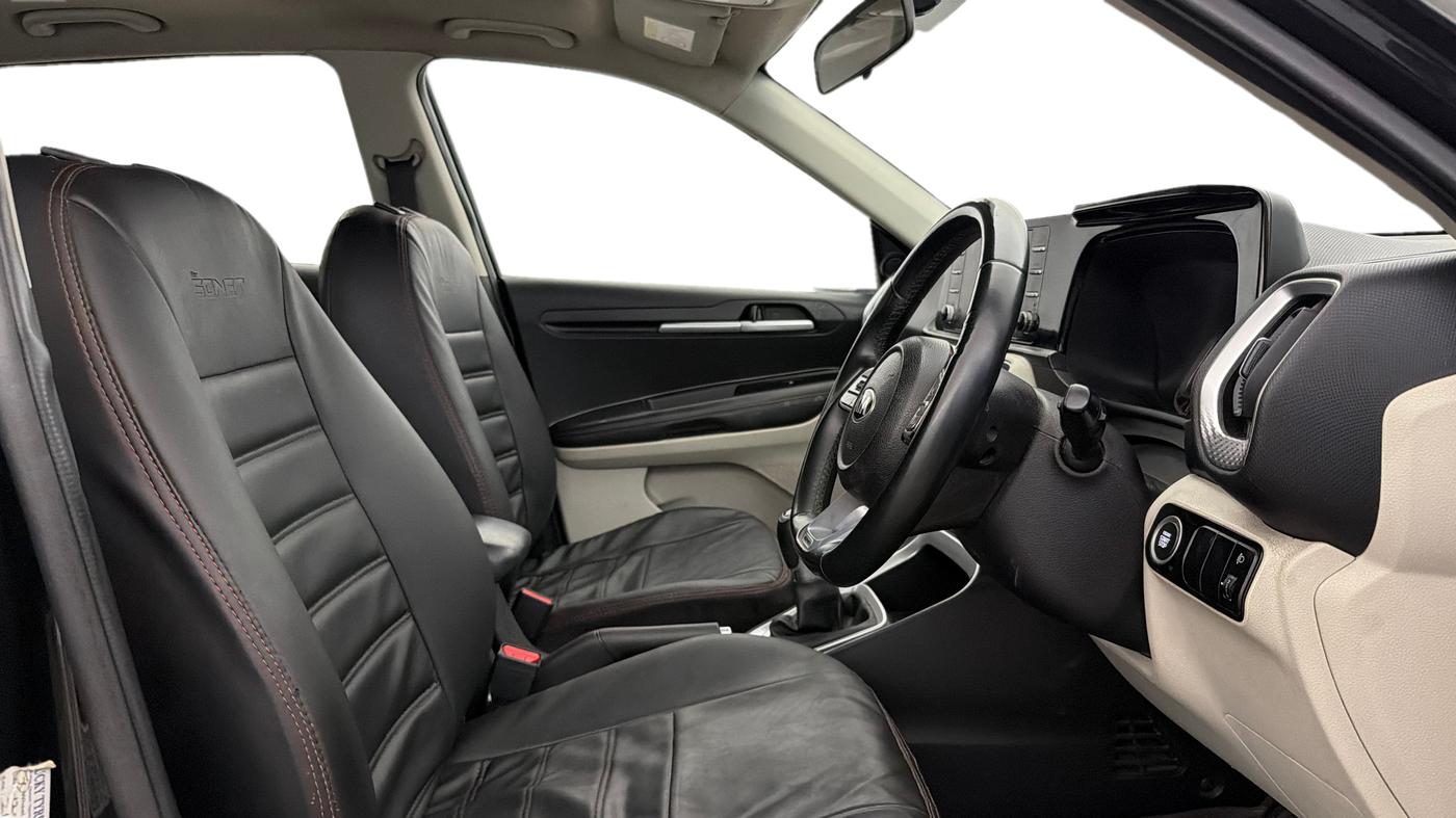 2021 KIA SONET HTX 1.0 IMT, Petrol, Manual, 32,077 km, Right Side Front Door Cabin