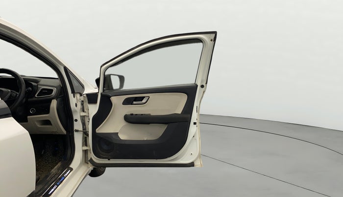 2021 Tata ALTROZ XZ PETROL, Petrol, Manual, 64,762 km, RHS Front Door