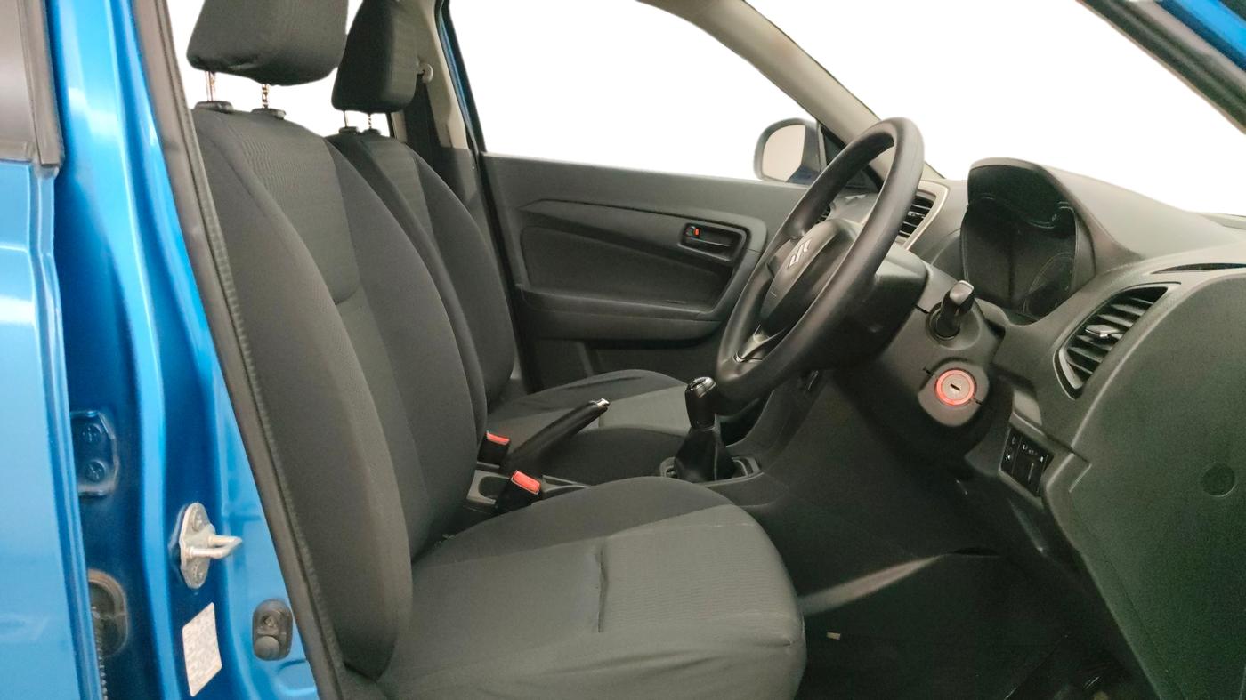 2017 Maruti Vitara Brezza VDI (O), Diesel, Manual, 1,32,540 km, Right Side Front Door Cabin