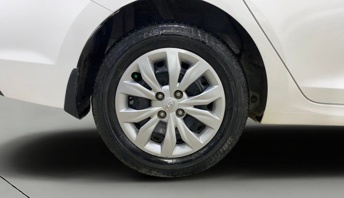 2018 Hyundai Verna 1.4 EX PETROL, Petrol, Manual, 43,601 km, Right Rear Wheel