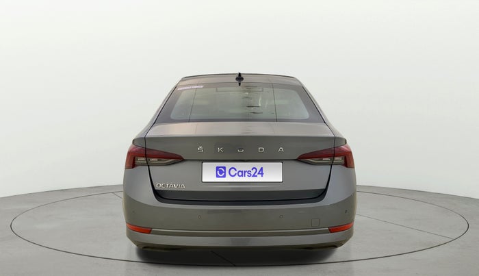 2022 Skoda Octavia L&K 2.0 AT, Petrol, Automatic, 33,616 km, Back/Rear