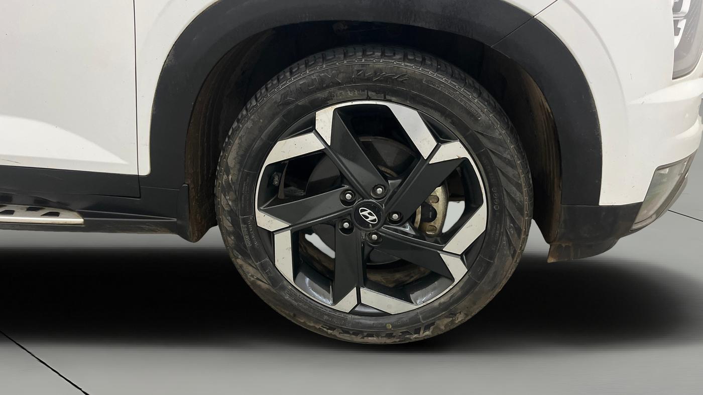 2022 Hyundai ALCAZAR 1.5 SIGNATURE (O) AT 7STR, Diesel, Automatic, 1,33,169 km, Right Front Wheel