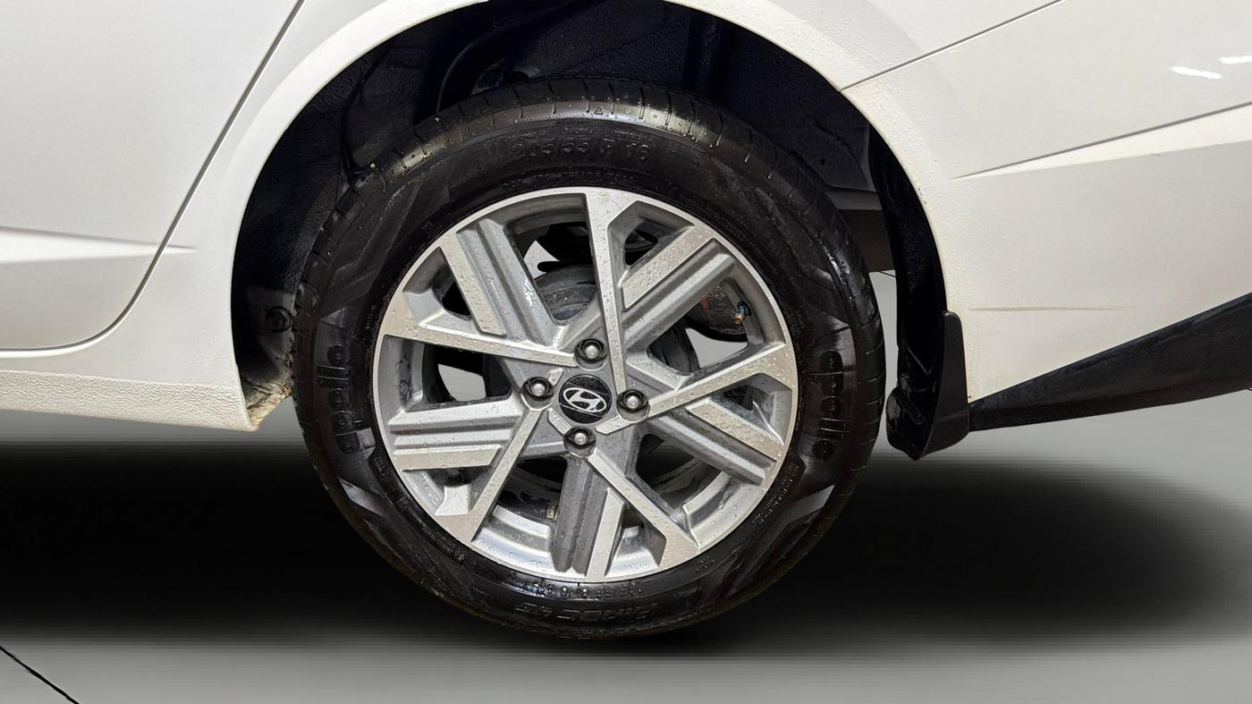 2025 Hyundai Verna SX(O) 1.5 MPI IVT , Petrol, Automatic, 4,019 km, Left Rear Wheel
