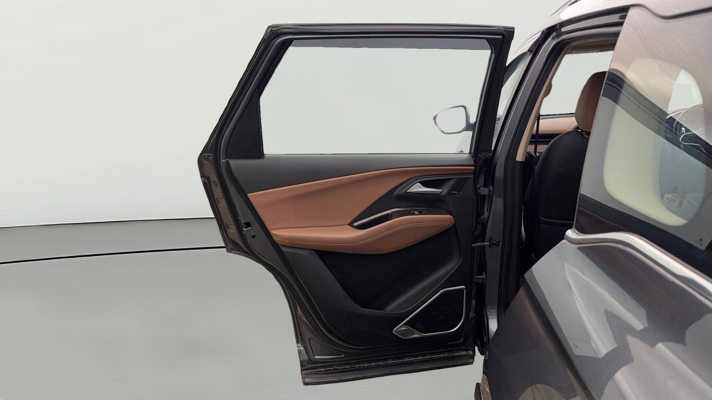 2024 MG HECTOR PLUS SAVVY PRO 1.5 TURBO CVT 7 STR, Petrol, Automatic, 67,560 km, LHS Rear Door