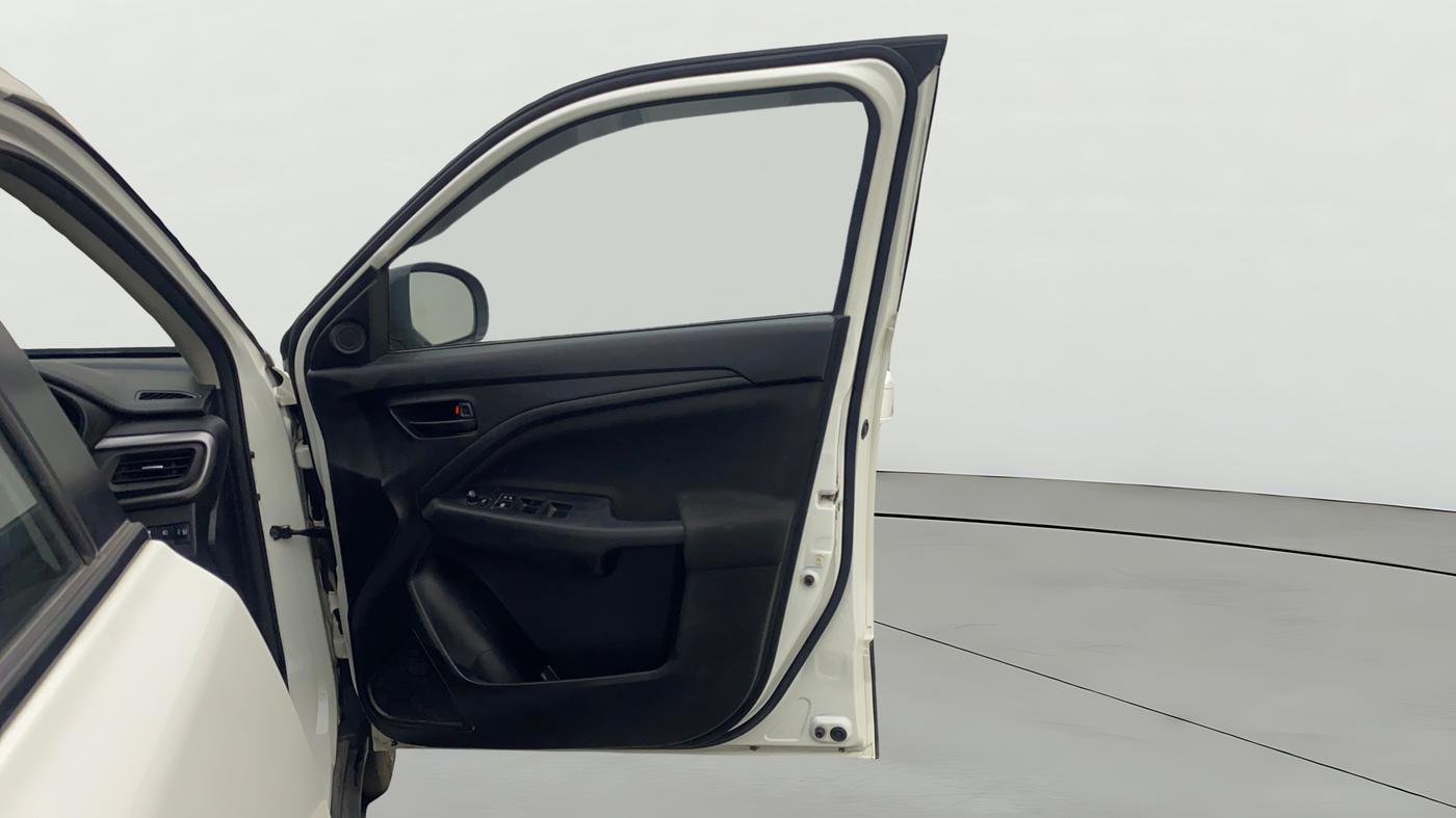 2023 Maruti BREZZA VXI AT SMART HYBRID, Petrol, Automatic, 52,972 km, RHS Front Door