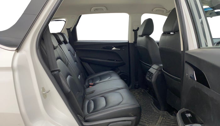 2020 MG HECTOR SMART 1.5 DCT PETROL, Petrol, Automatic, 50,644 km, Right Side Rear Door Cabin