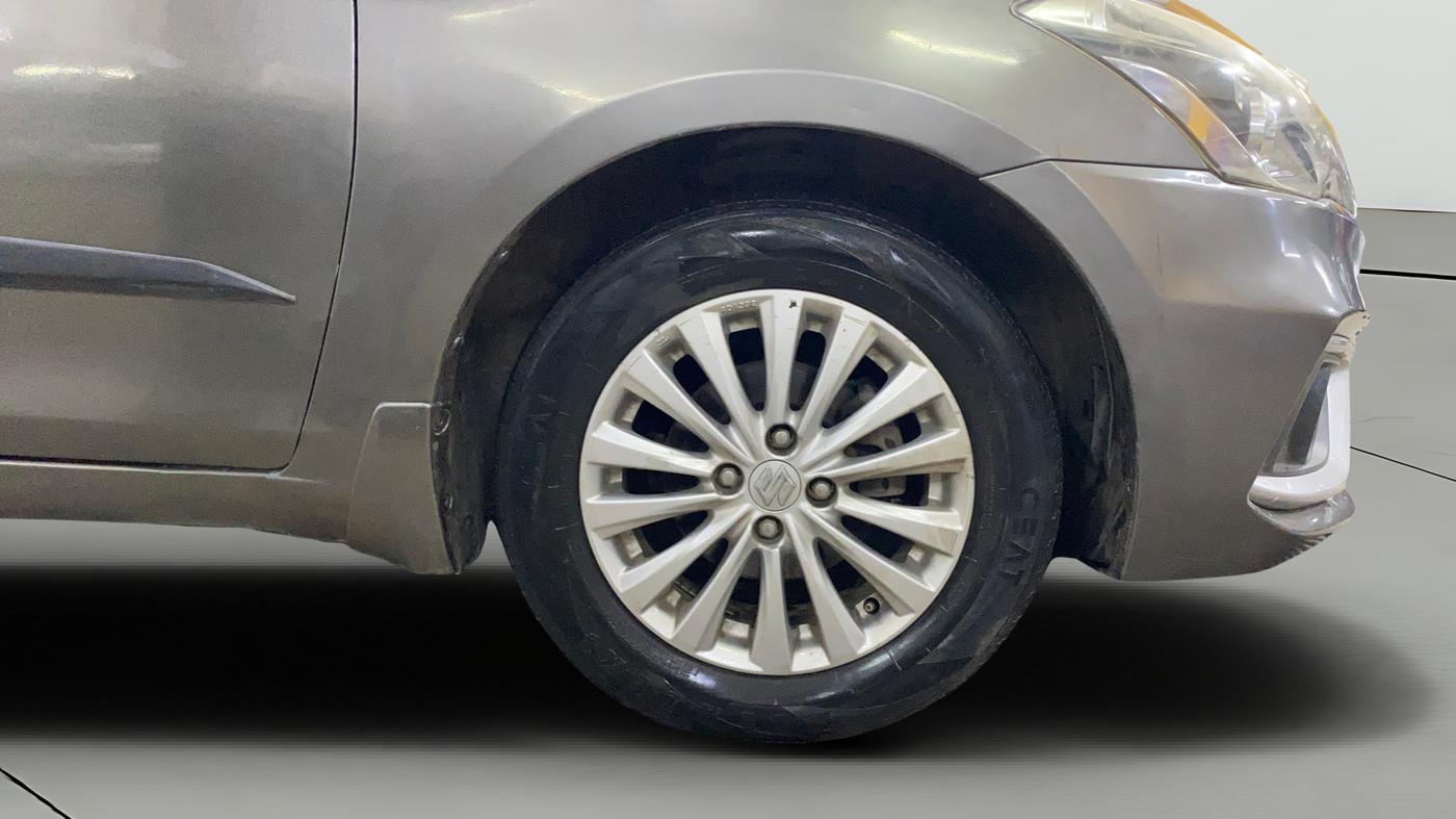 2020 Maruti Ciaz ALPHA 1.5 SHVS PETROL, Petrol, Manual, 1,06,322 km, Right Front Wheel
