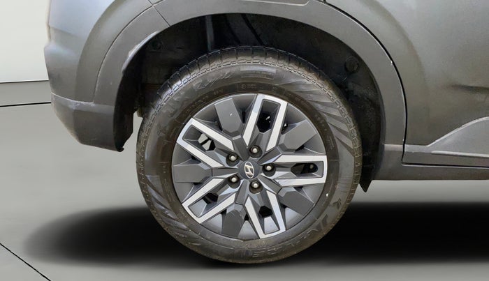 2021 Hyundai VENUE SX 1.5 CRDI, Diesel, Manual, 76,512 km, Right Rear Wheel