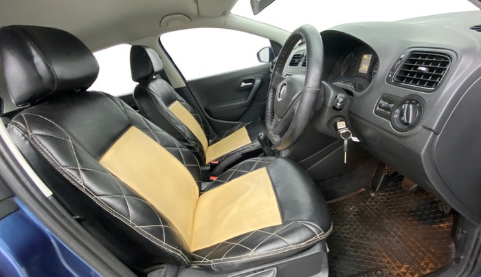 2016 Volkswagen Polo COMFORTLINE 1.2L, Petrol, Manual, 58,130 km, Right Side Front Door Cabin