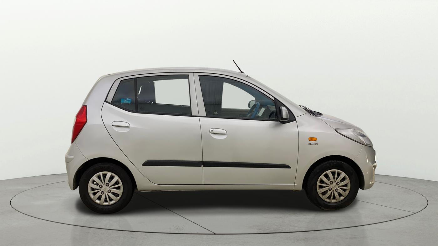 2015 Hyundai i10 SPORTZ 1.2, Petrol, Manual, 62,918 km, Right Side View