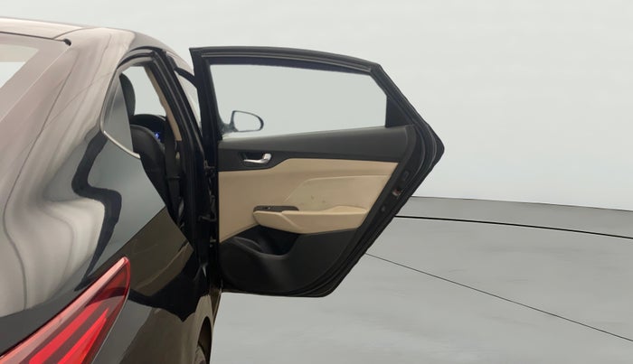 2019 Hyundai Verna 1.6 VTVT SX, CNG, Manual, 88,114 km, RHS Rear Door