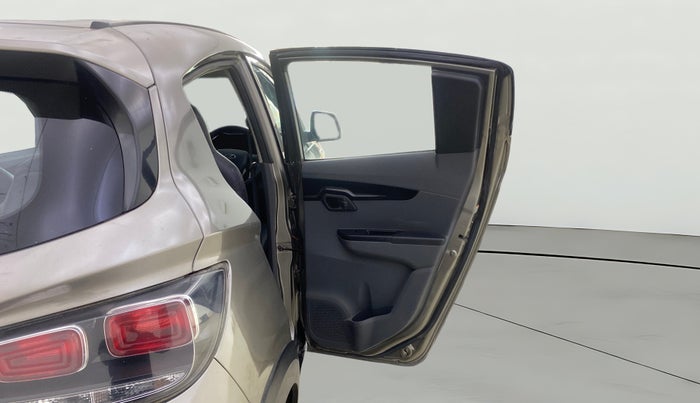 2017 Mahindra KUV 100 NXT K4+ P 6 STR, Petrol, Manual, 35,751 km, RHS Rear Door