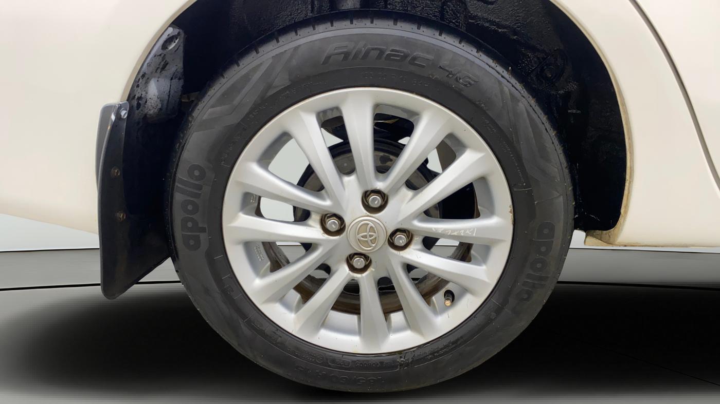 2014 Toyota Etios G, CNG, Manual, 81,154 km, Right Rear Wheel