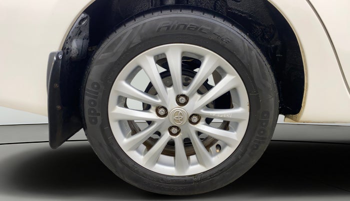 2014 Toyota Etios G, CNG, Manual, 80,887 km, Right Rear Wheel