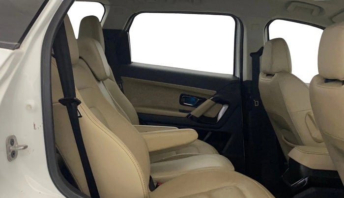 2022 Tata Safari XZA PLUS, Diesel, Automatic, 37,287 km, Right Side Rear Door Cabin