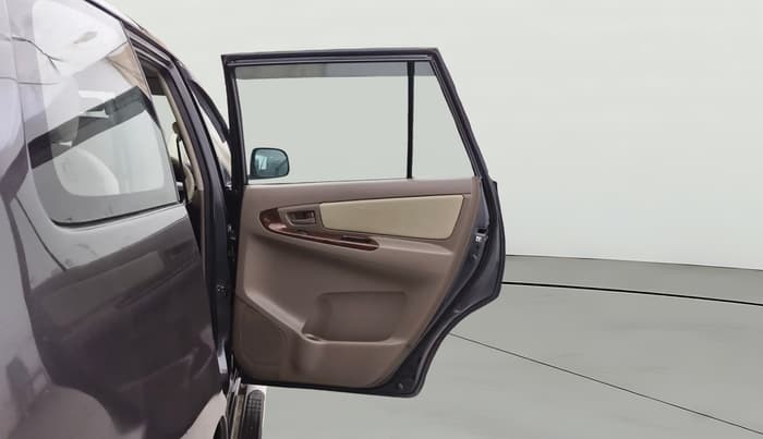 2015 Toyota Innova 2.5 GX 7 STR, Diesel, Manual, 93,285 km, RHS Rear Door