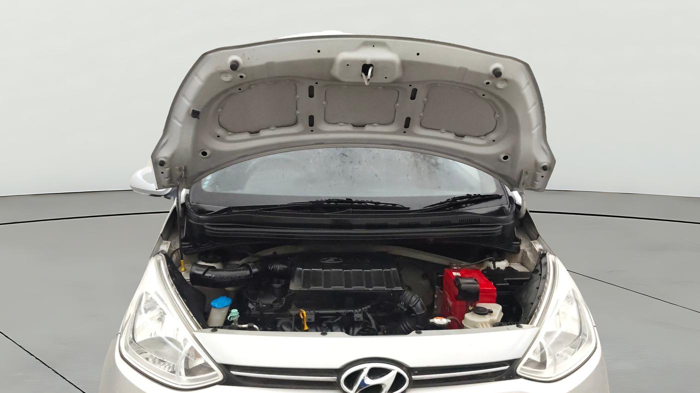 2015 Hyundai Grand i10 SPORTZ 1.2 KAPPA VTVT, Petrol, Manual, 31,211 km, Open Bonet
