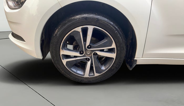 2023 Tata ALTROZ XZ PETROL, Petrol, Manual, 21,487 km, Left Front Wheel