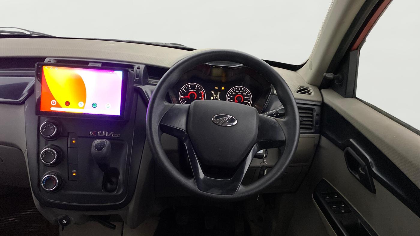 2017 Mahindra Kuv100 K4 6 STR, Petrol, Manual, 17,283 km, Steering Wheel Close Up