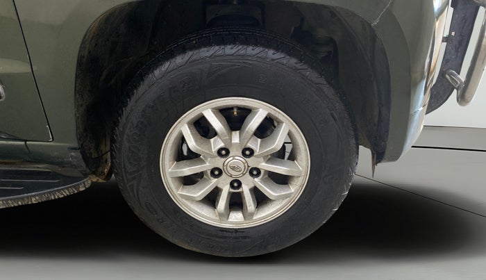 2017 Mahindra TUV300 T8, Diesel, Manual, 75,303 km, Right Front Wheel