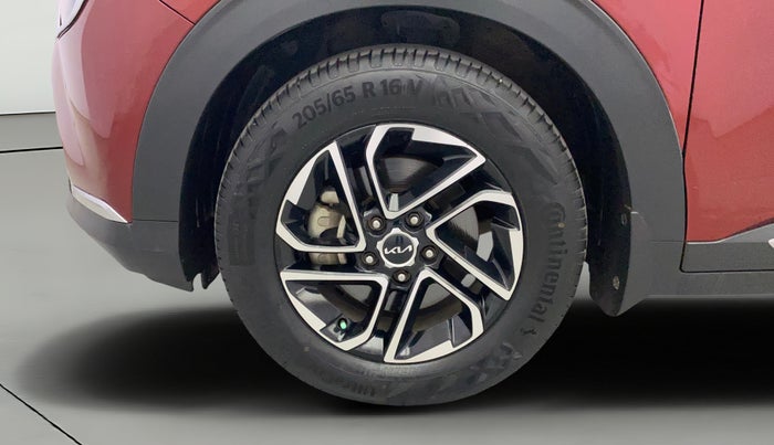 2022 KIA CARENS LUXURY PLUS 1.4 PETROL DCT 7 STR, Petrol, Automatic, 42,428 km, Left Front Wheel