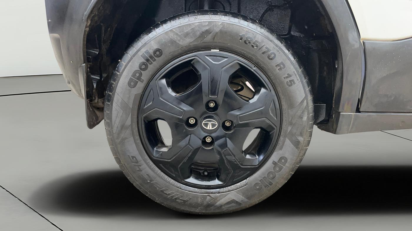 2023 Tata PUNCH ACCOMPLISHED MT, Petrol, Manual, 71,438 km, Right Rear Wheel