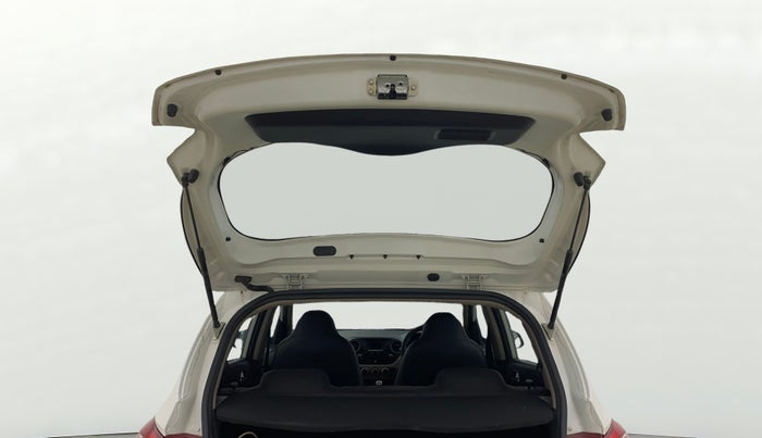 2016 Hyundai Grand i10 SPORTZ 1.2 KAPPA VTVT, CNG, Manual, 68,269 km, Boot Door Open