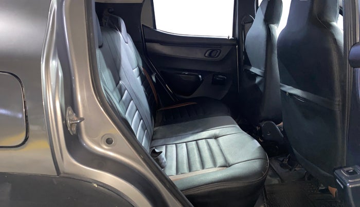 2017 Renault Kwid RXL 1.0, Petrol, Manual, 63,116 km, Right Side Rear Door Cabin