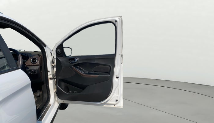 2019 Ford FREESTYLE TITANIUM 1.2 PETROL, CNG, Manual, 83,938 km, RHS Front Door