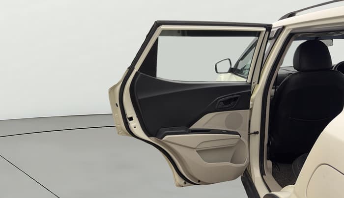 2023 Mahindra XUV300 W6 1.5 Diesel, Diesel, Manual, 44,358 km, LHS Rear Door