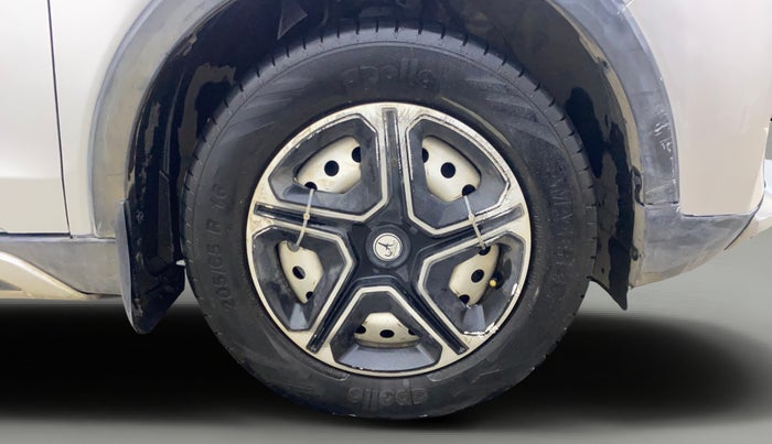 2019 Mahindra XUV300 W4 1.2 PETROL, Petrol, Manual, 75,257 km, Right Front Wheel