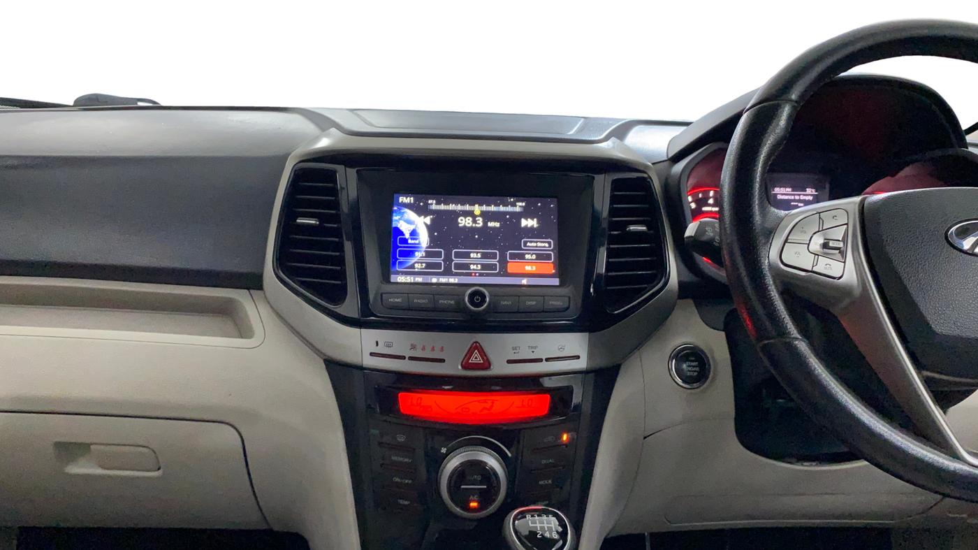 2019 Mahindra XUV300 W8 (O) 1.2 PETROL, Petrol, Manual, 61,868 km, Air Conditioner