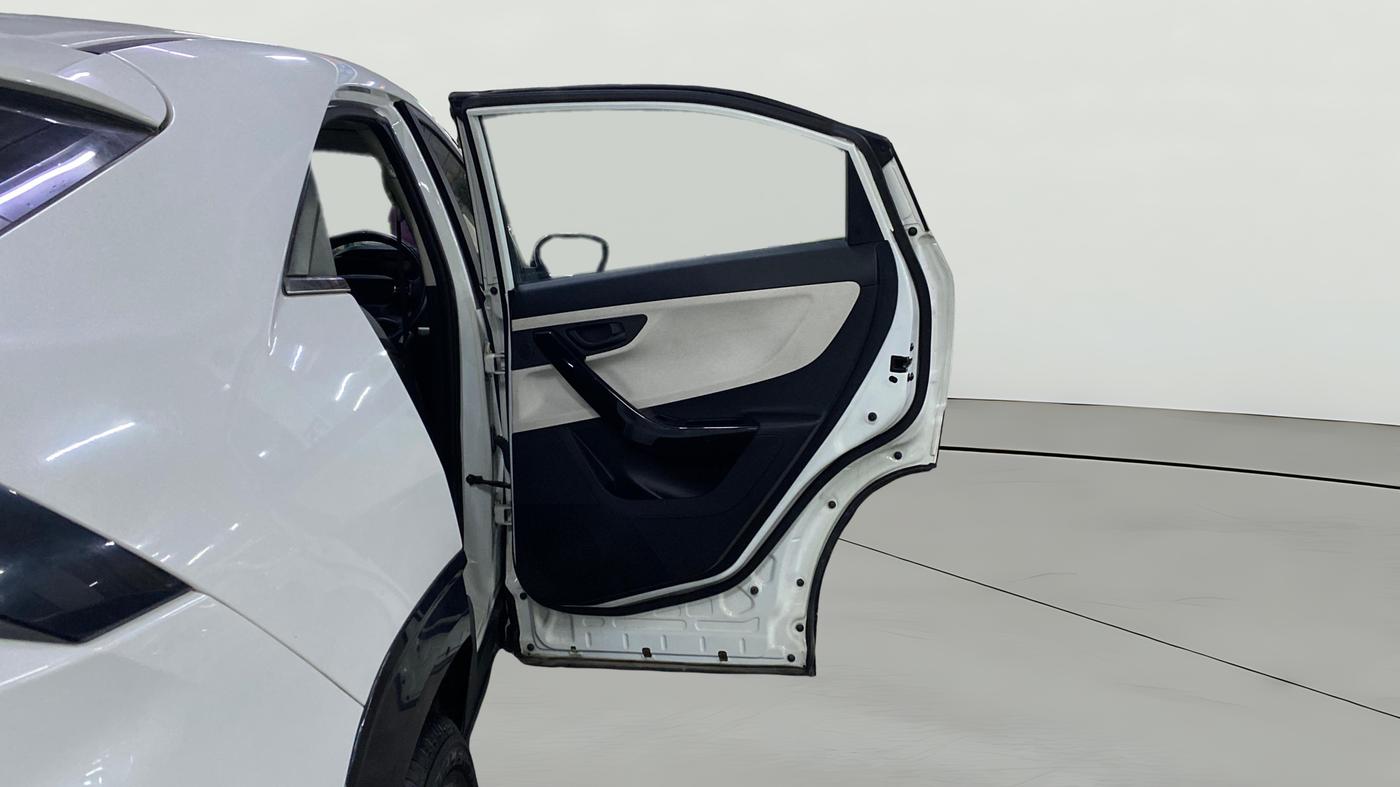 2025 Tata Curvv Creative 1.2 Petrol 7DCA, Petrol, Automatic, 12,474 km, RHS Rear Door