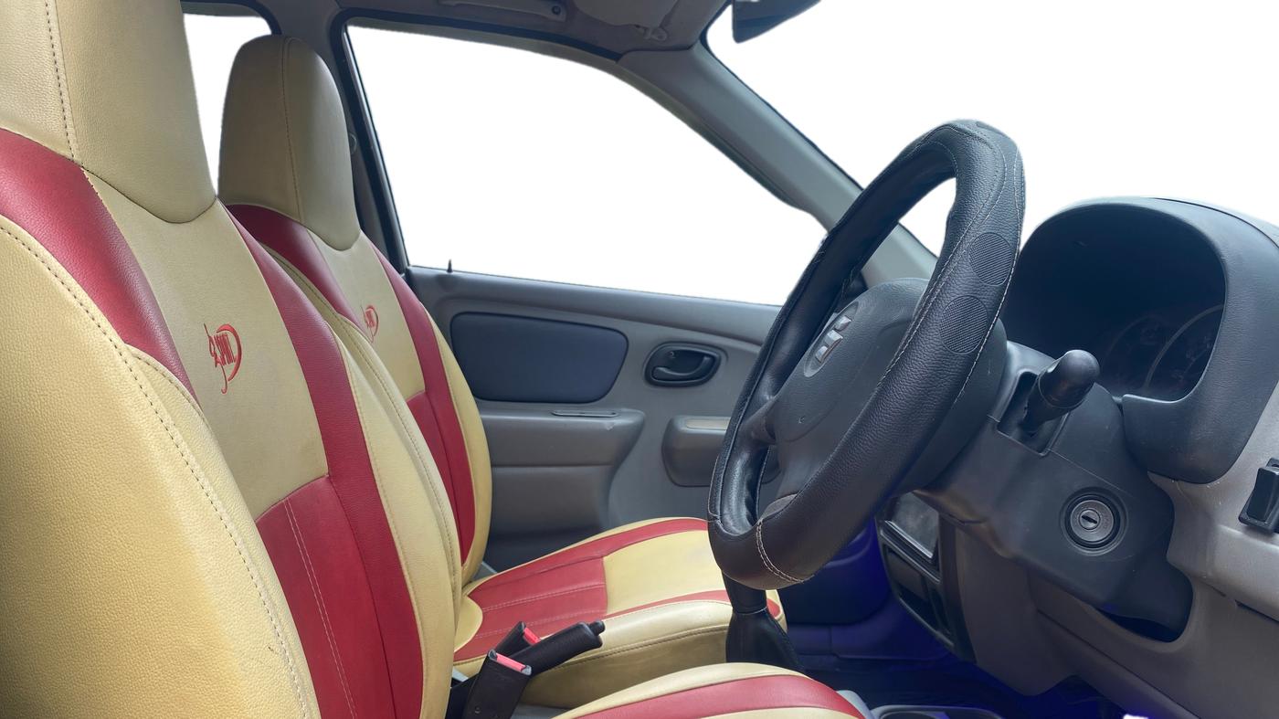 2014 Maruti Alto K10 VXI, Petrol, Manual, 97,003 km, Right Side Front Door Cabin